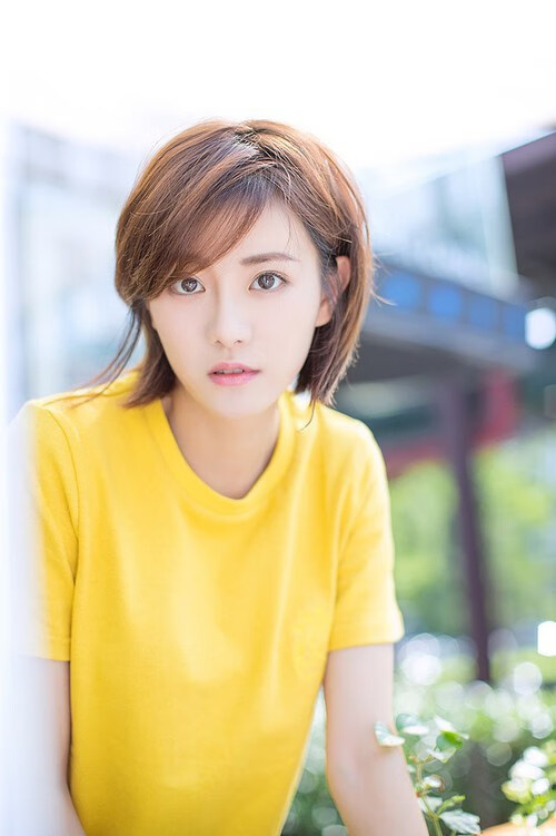 爱游戏官方入口-特色海滩散步节，感受海风中的悠闲运动，海边散步唯美视频